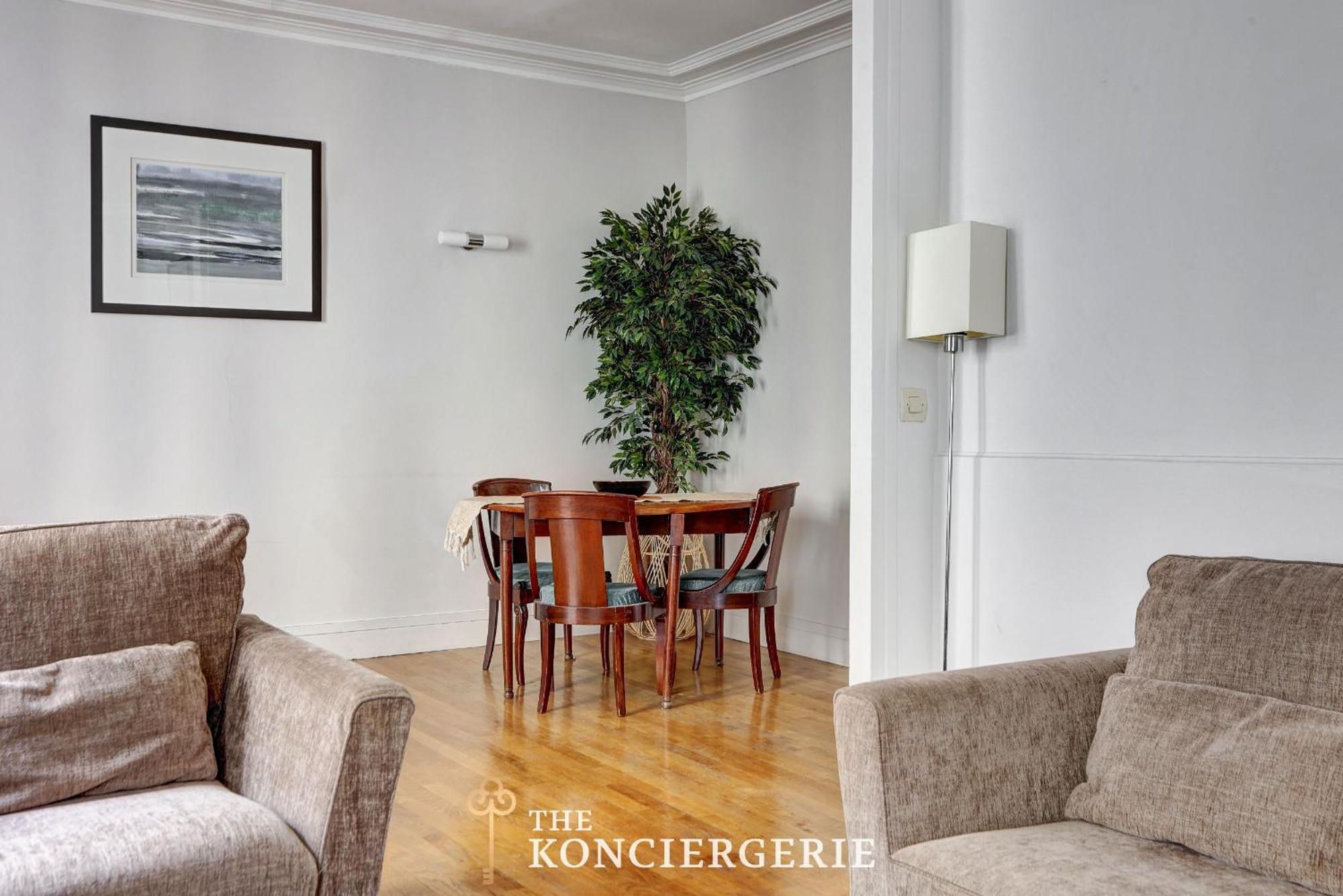Prestige Parisien Proche De Larc De Triomphe Parigi
